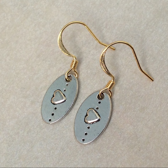 Handcrafted Silver Heart Sundance Charm Earrings - Picture 9 of 12